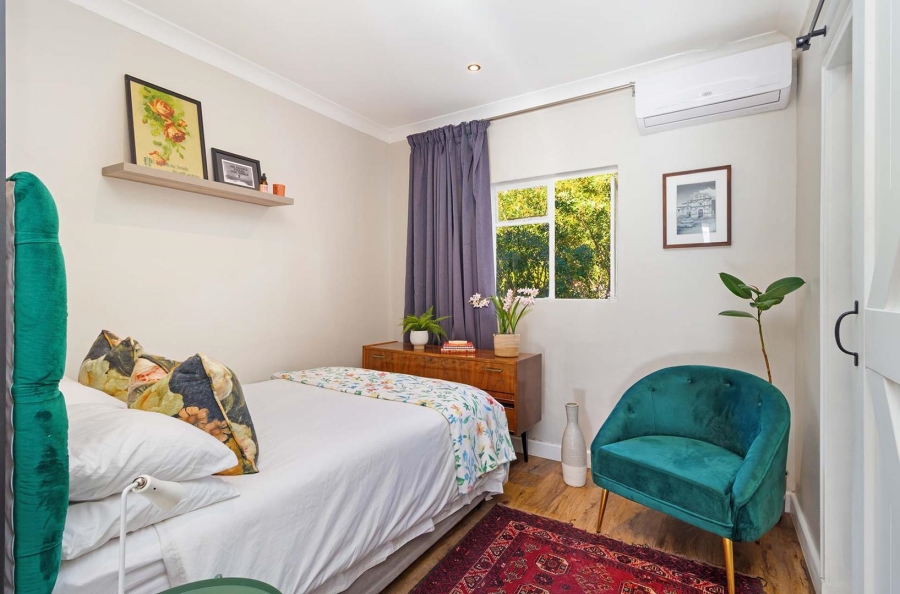 1 Bedroom Property for Sale in Vredehoek Western Cape